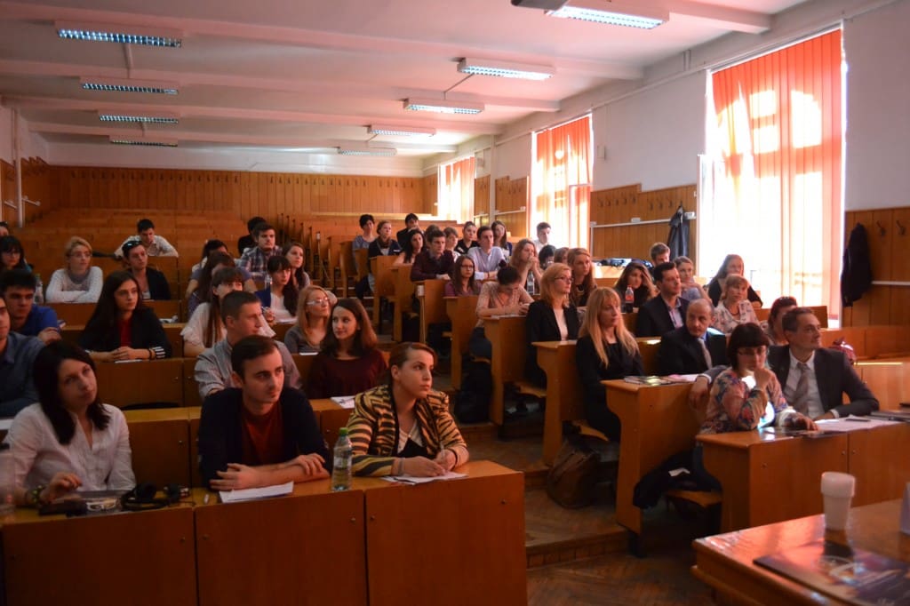 studenti si avocati la facultatea de drept UBB