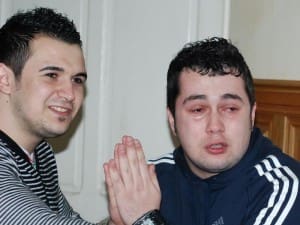 Baciu si Hosu la momentul eliberării din arest preventiv