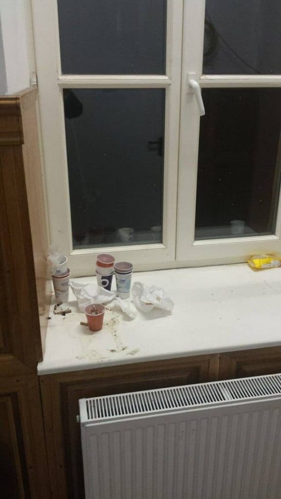 tigari si pahare pe hol tribunal cluj