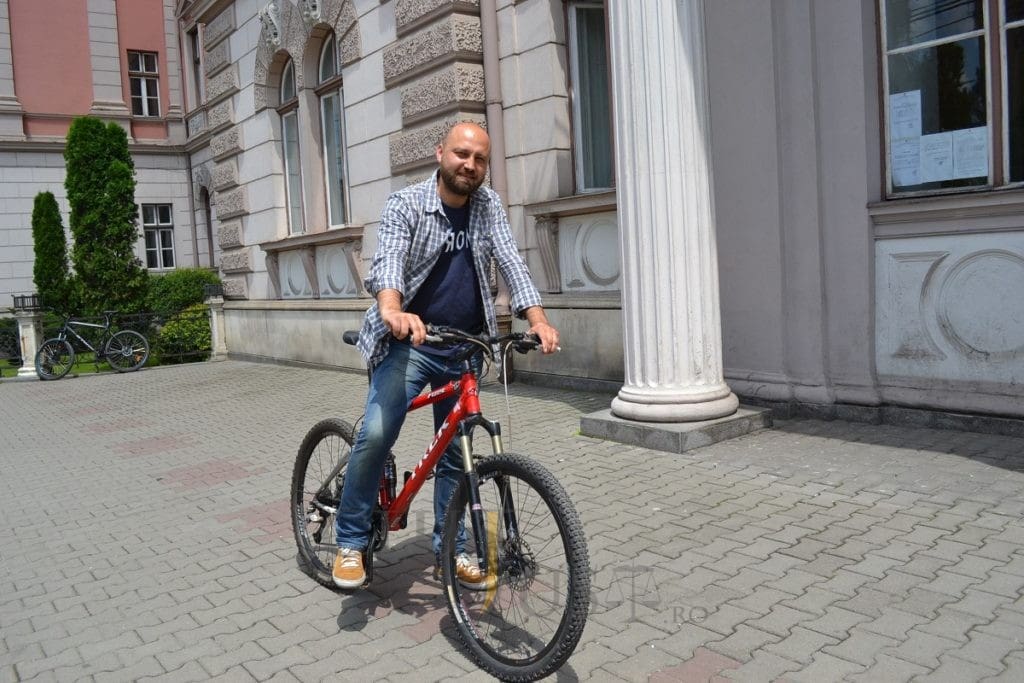 judecator lucian marian pe bicicleta