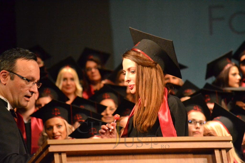 studenti festivitate absolvire facultatea de drept cantemir cluj 2016 (56)
