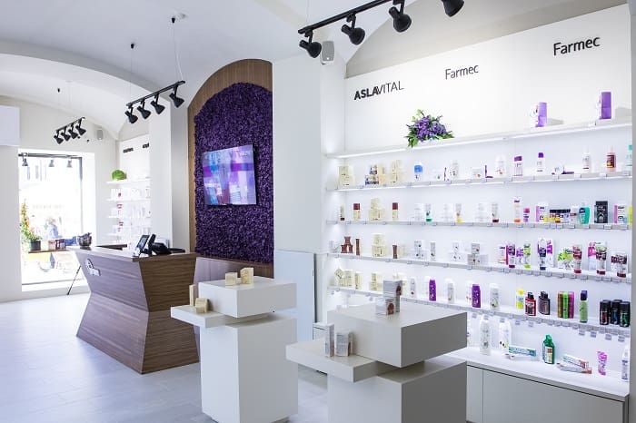 magazinul-farmec-din-brasov-interior
