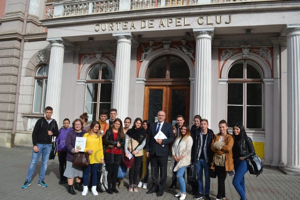 vizita-liceeni-la-curtea-de-apel-cluj-2016-4