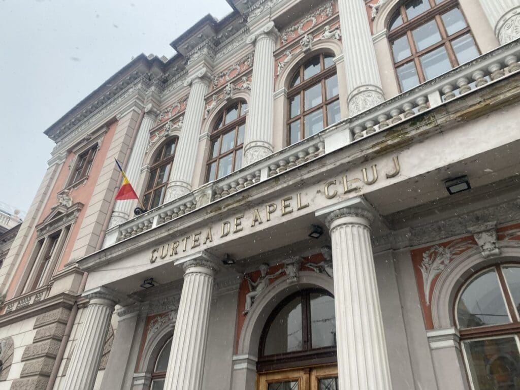 Decizie CA Cluj: 2 ani cu executare și 10.000 de lei daune morale pentru încălcarea unui ordin de protecție