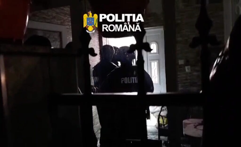 Trei tineri reținuți într-un dosar de viol la Florești. Percheziții în comună și în Cluj-Napoca